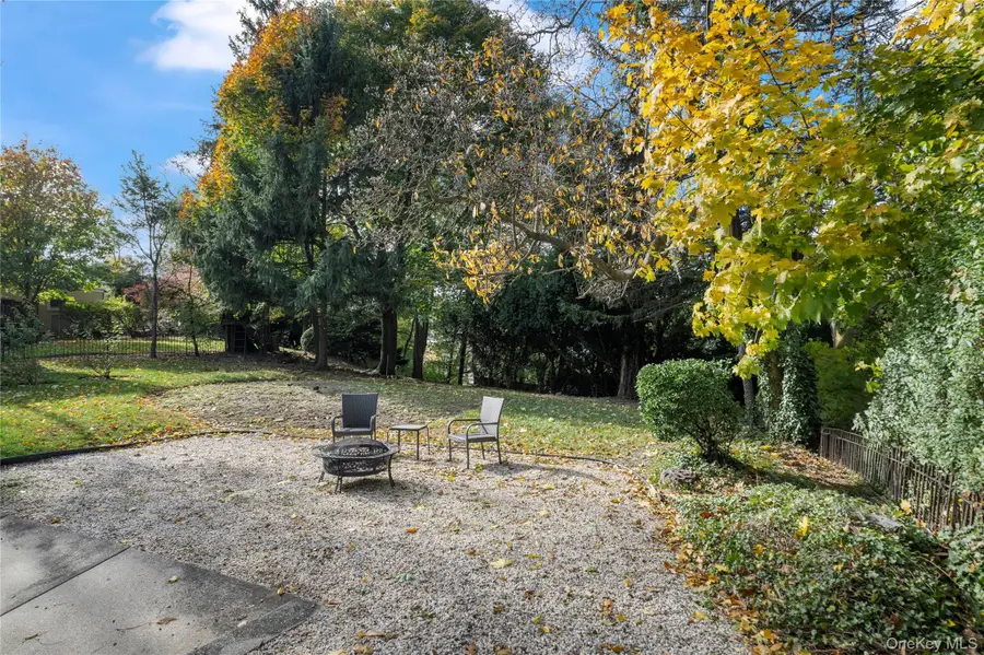 83 Sunnyside Drive, Yonkers, NY 10705 - Image #3