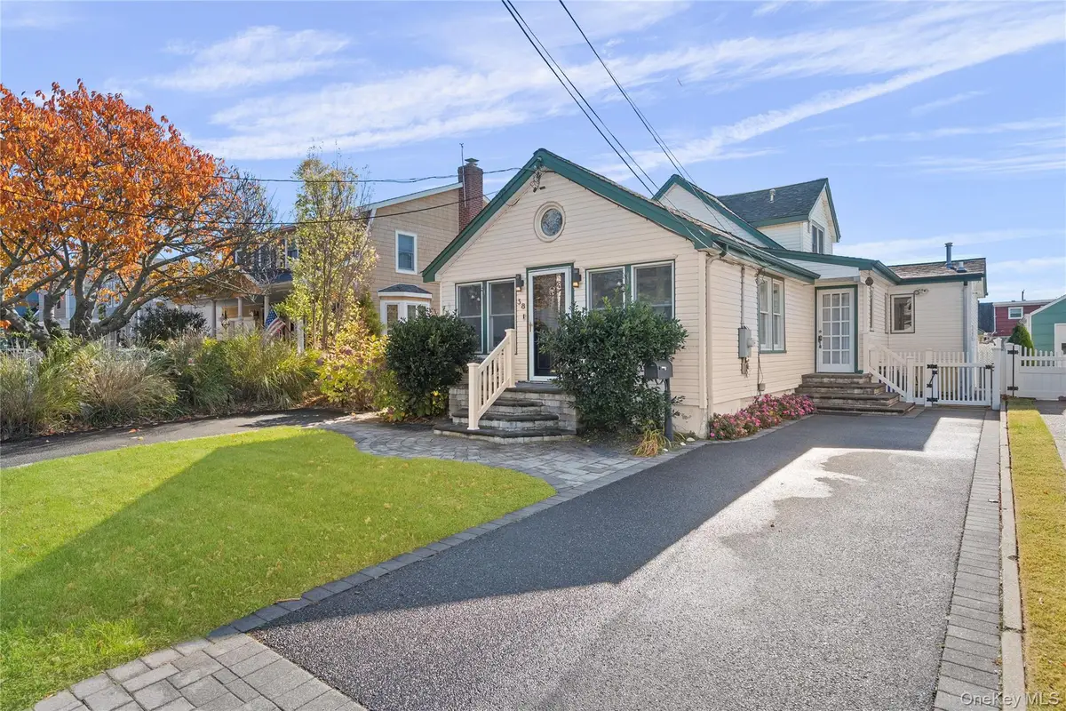 38 Bayside Place, Amityville, NY 11701 - Image #1