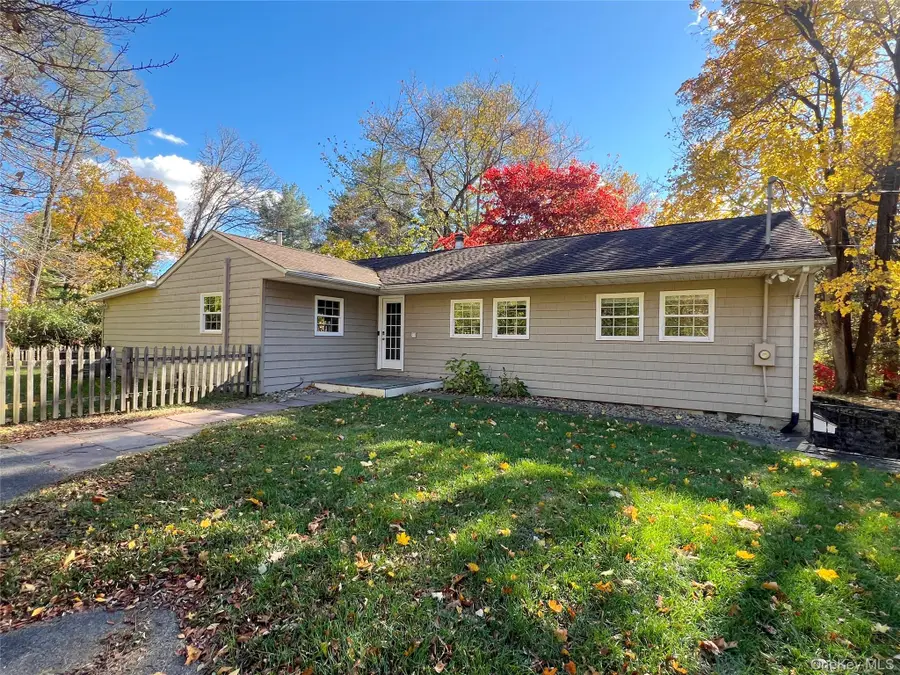 18 Chestnut Lane, Newburgh, NY 12550 - Image #2