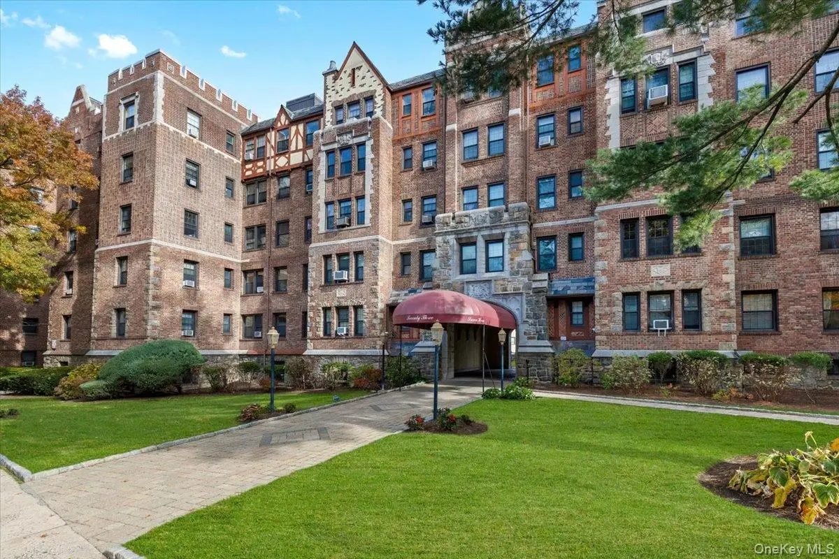 23 Old Mamaroneck Road #1A, White Plains, NY 10605 - Image #1