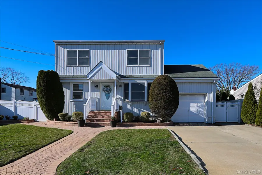 169 N 6th Street, Bethpage, NY 11714 - Image #2