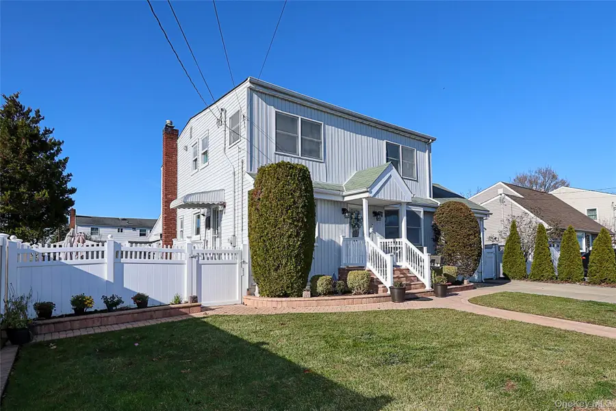 169 N 6th Street, Bethpage, NY 11714 - Image #3