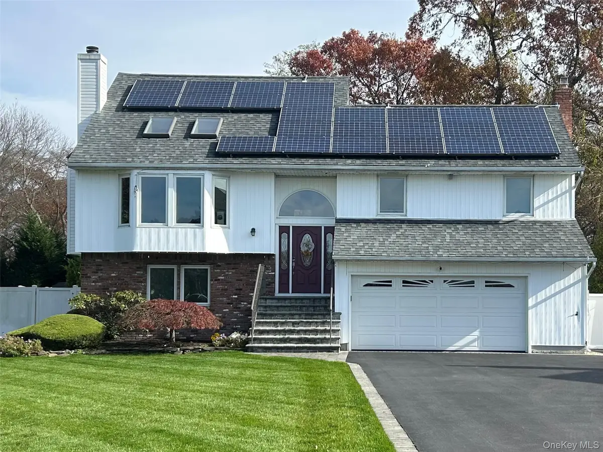 839 Pine Avenue, West Islip, NY 11795 - Image #1