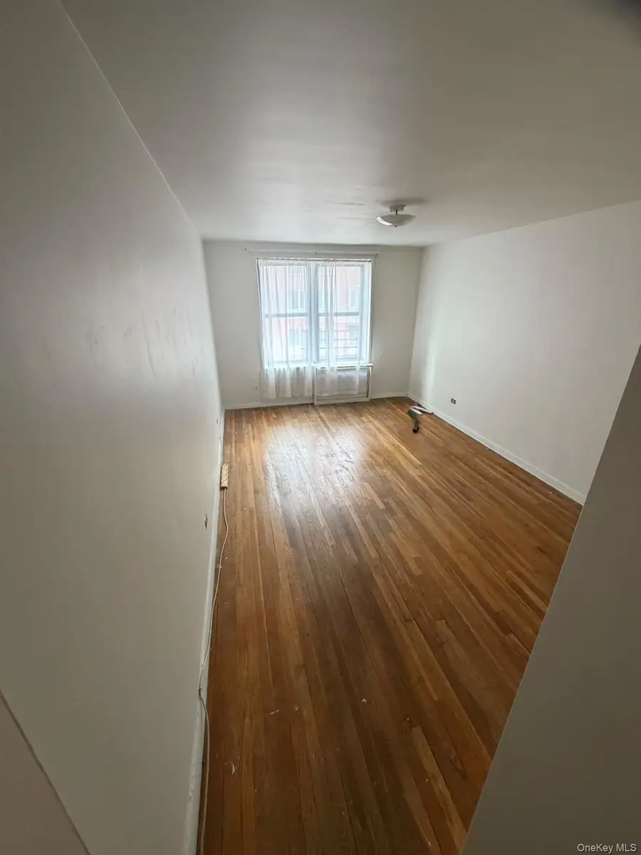 143-40 Roosevelt Avenue #5J, Flushing, NY 11354 - Image #2