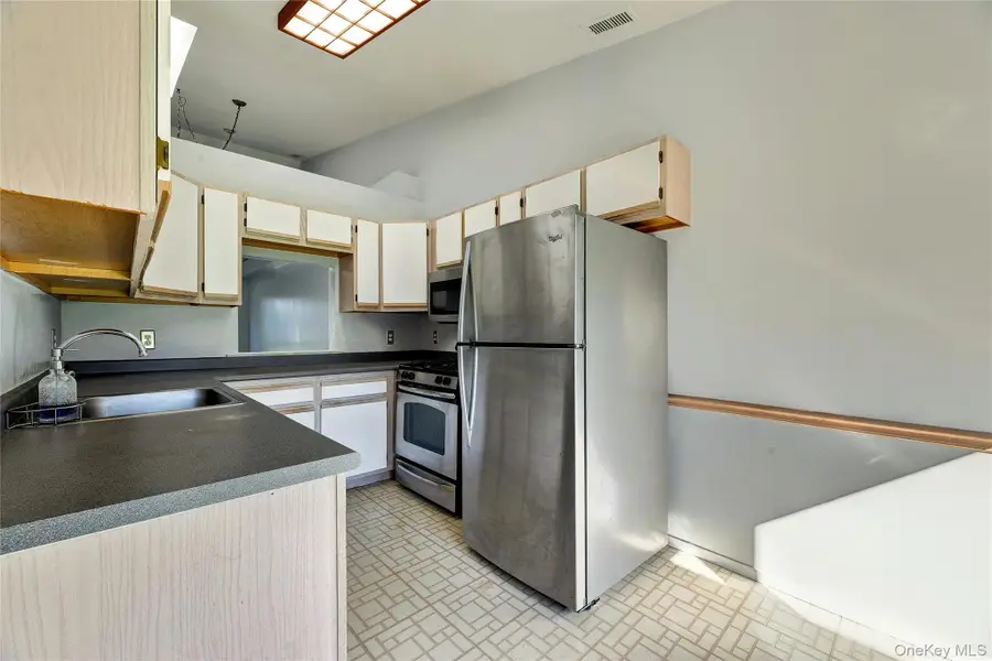 825 Spring Lake Drive, Middle Island, NY 11953 - Image #3