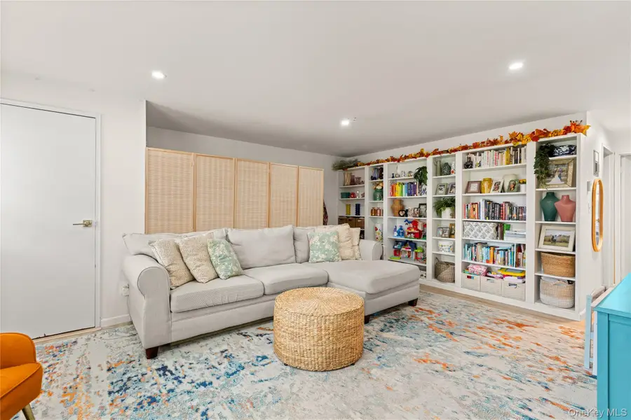 60 Jervis Avenue #60, Farmingdale, NY 11735 - #3