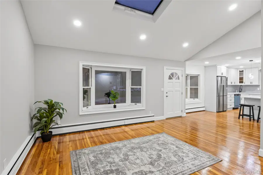 187 Audwin Drive, Islip Terrace, NY 11752 - Image #2