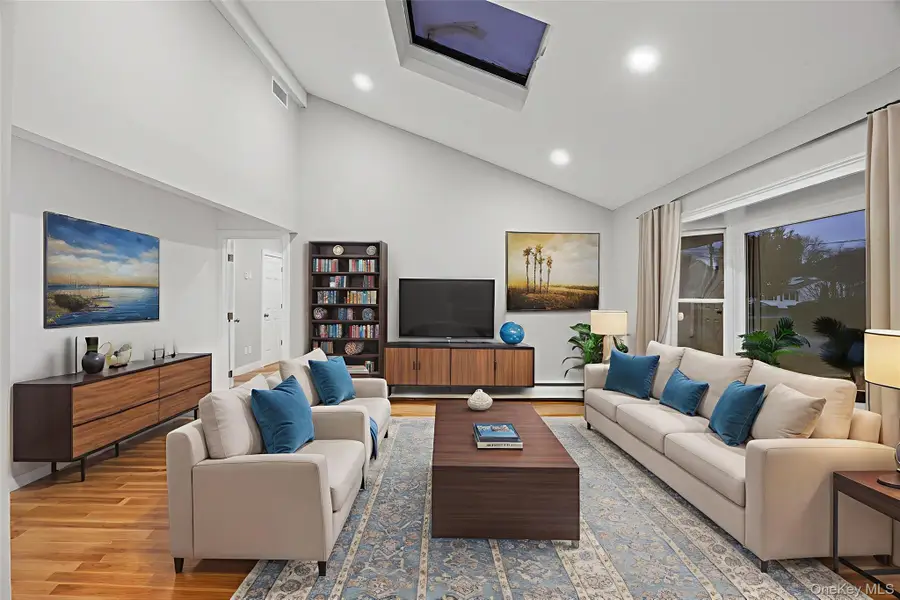 187 Audwin Drive, Islip Terrace, NY 11752 - Image #3