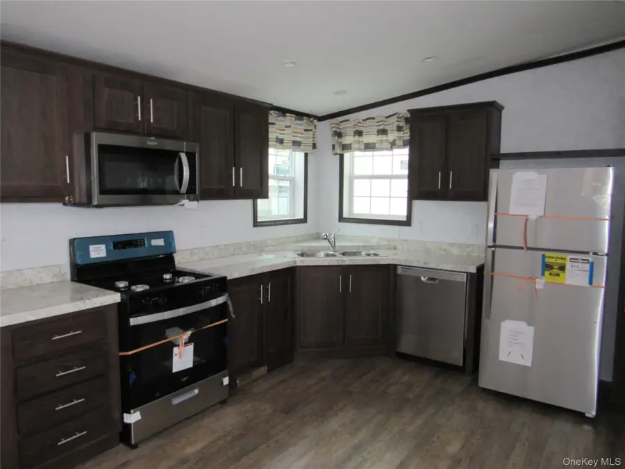 525 57 Riverleigh Avenue #57, Riverhead, NY 11901 - Image #2