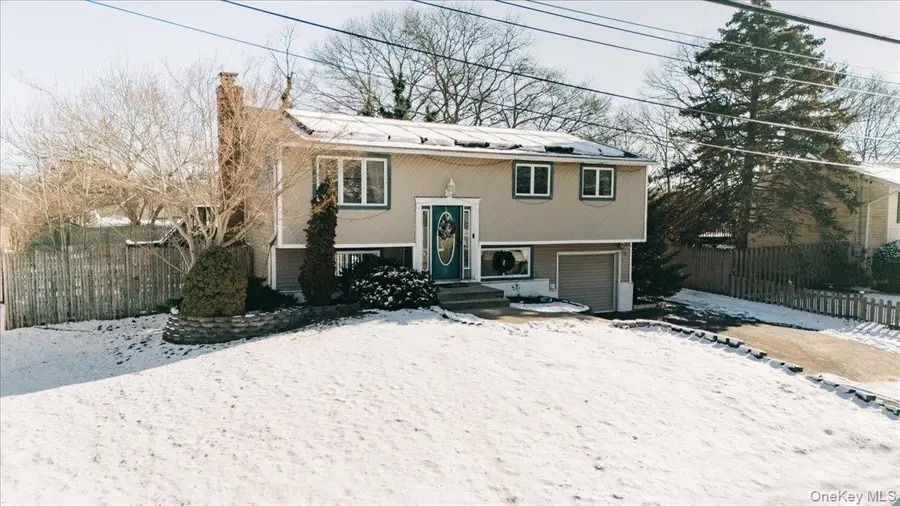 19 Biscayne Drive, Selden, NY 11784 - Image #3