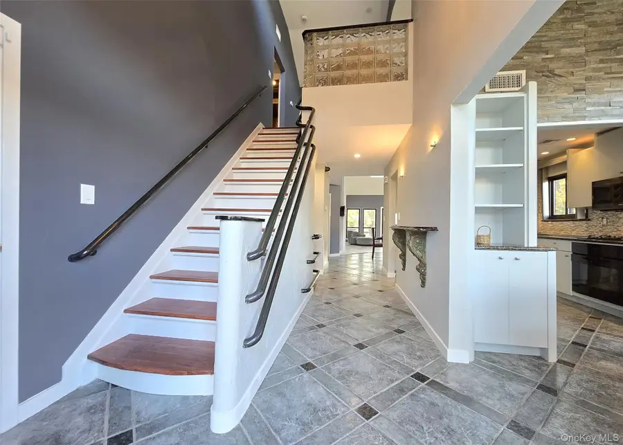 64 Timber Ridge Drive, Holbrook, NY 11741 - Image #2