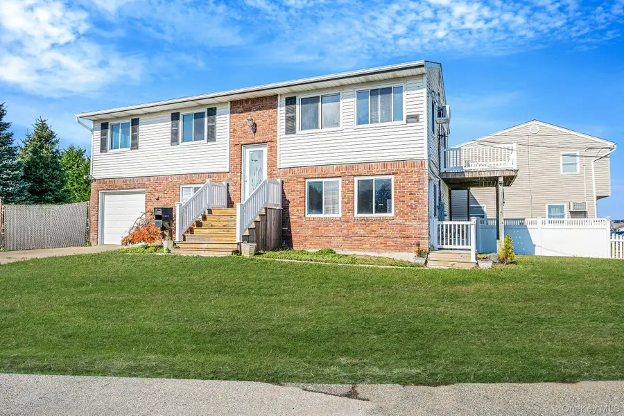 4 Bay Place, Lindenhurst, NY 11757 - Image #3