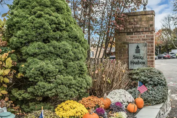 55 Harbor North, Amityville, NY 11701