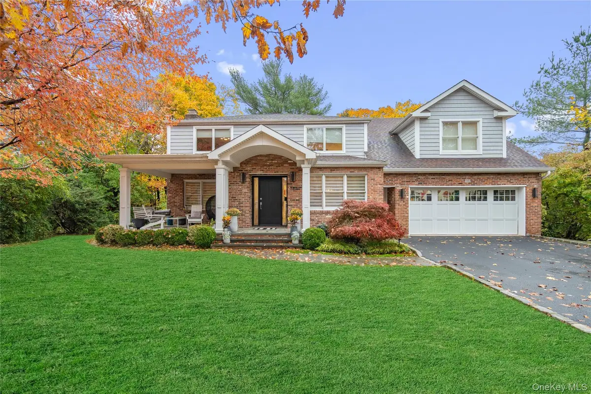 96 Oakdale Lane, East Hills, NY 11577 - Image #1