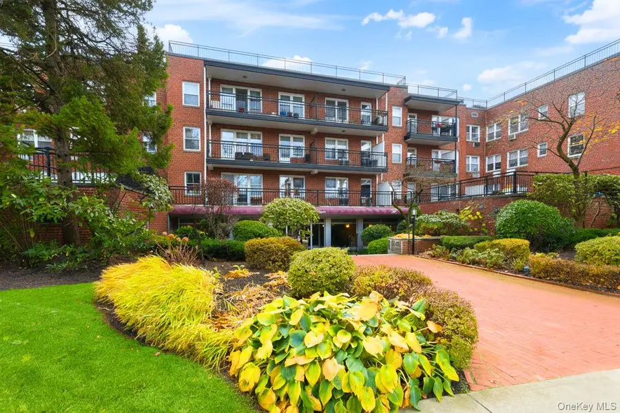 30 Stoner Avenue #1S, Great Neck, NY 11021 - Image #2