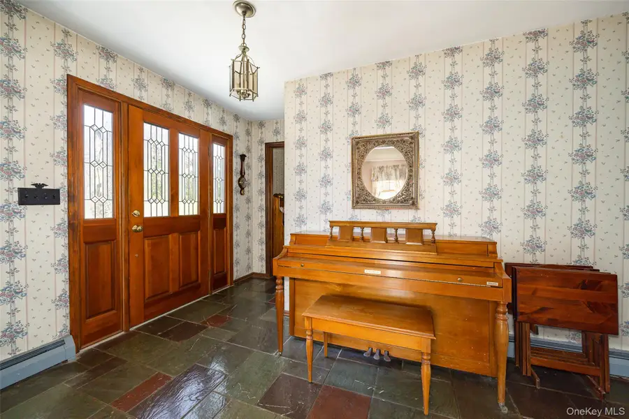 4 Mcallister Drive, Pleasant Valley, NY 12569 - Image #2