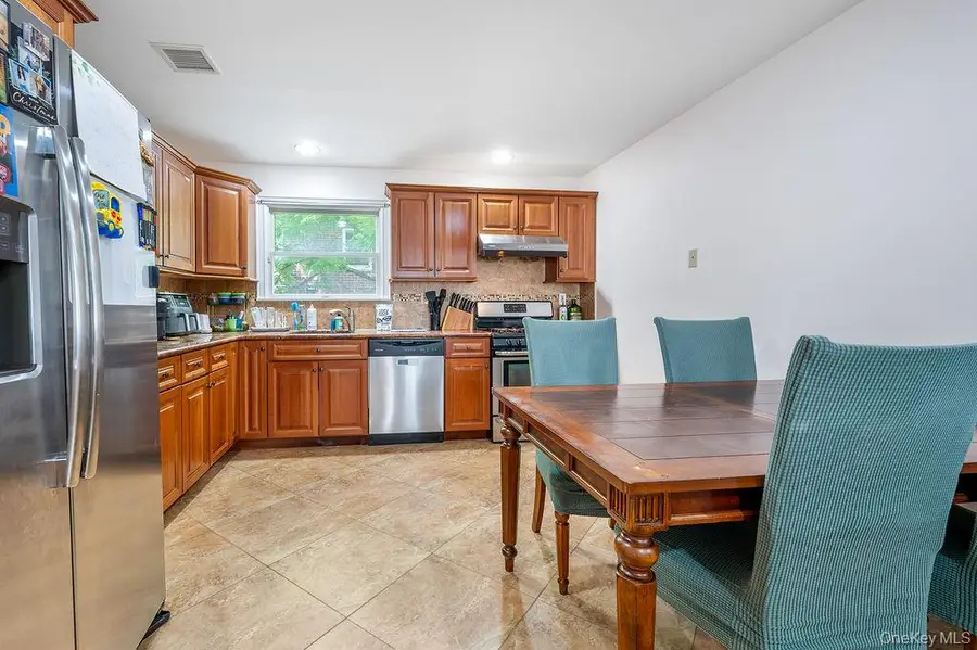 253-12 58 Avenue, Little Neck, NY 11362 - Image #3