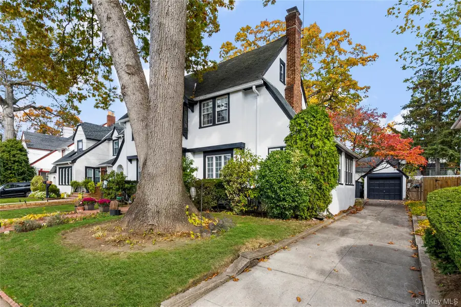 11245 178th Street, Addisleigh Park, NY 11433 - Image #2