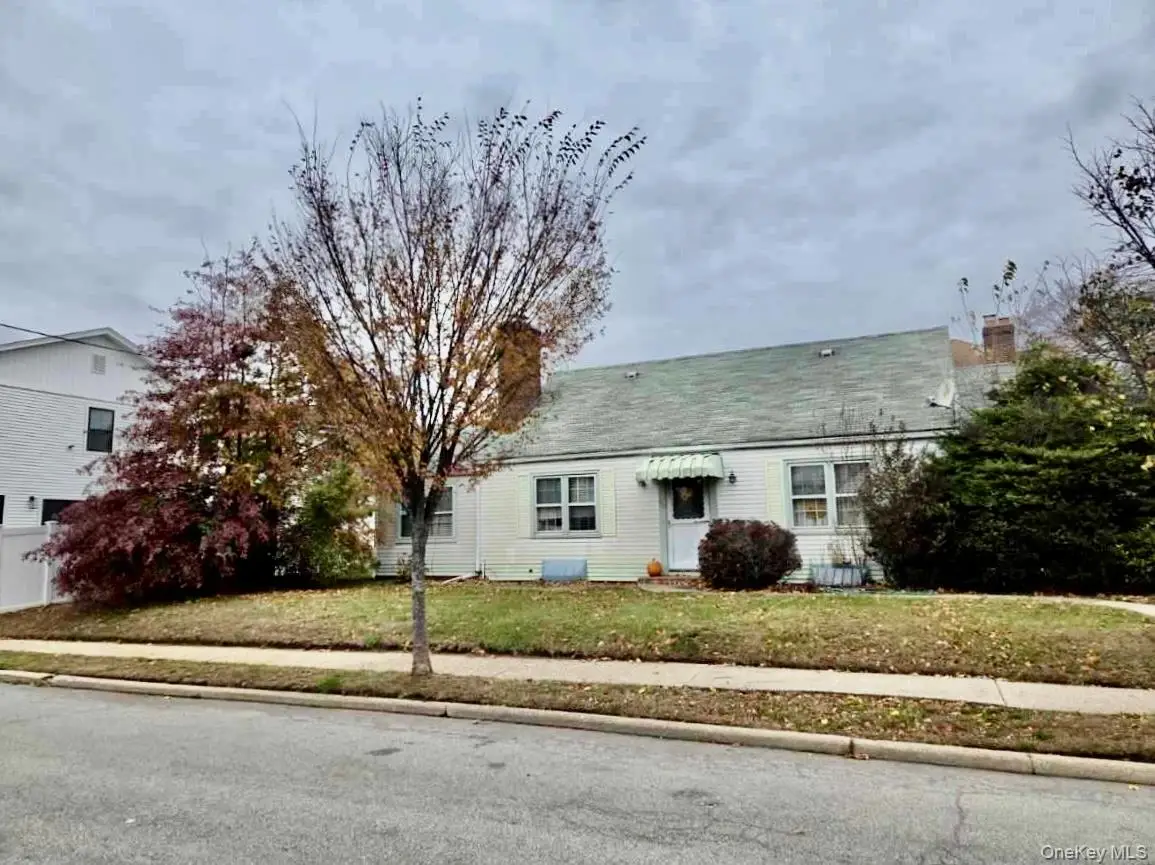372 Jackson Avenue, Mineola, NY 11501 - Image #1