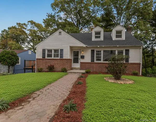 25 Linn ( Aka 183 Putnam Avenue) Place, Yonkers, NY 10705