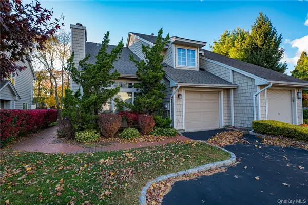 4 Cedar Ridge Lane, Bay Shore, NY 11706