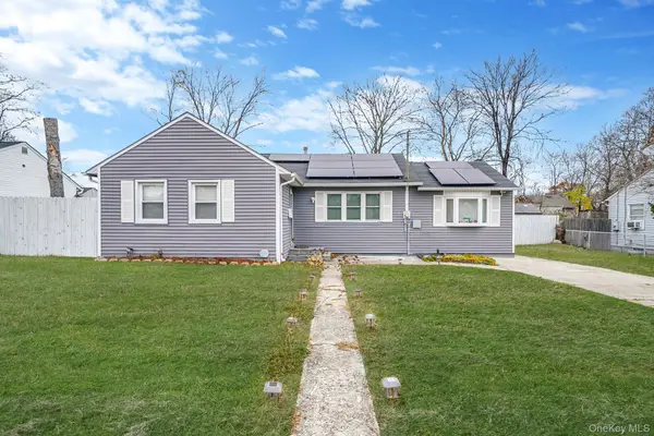 13 Poplar Street, Central Islip, NY 11722