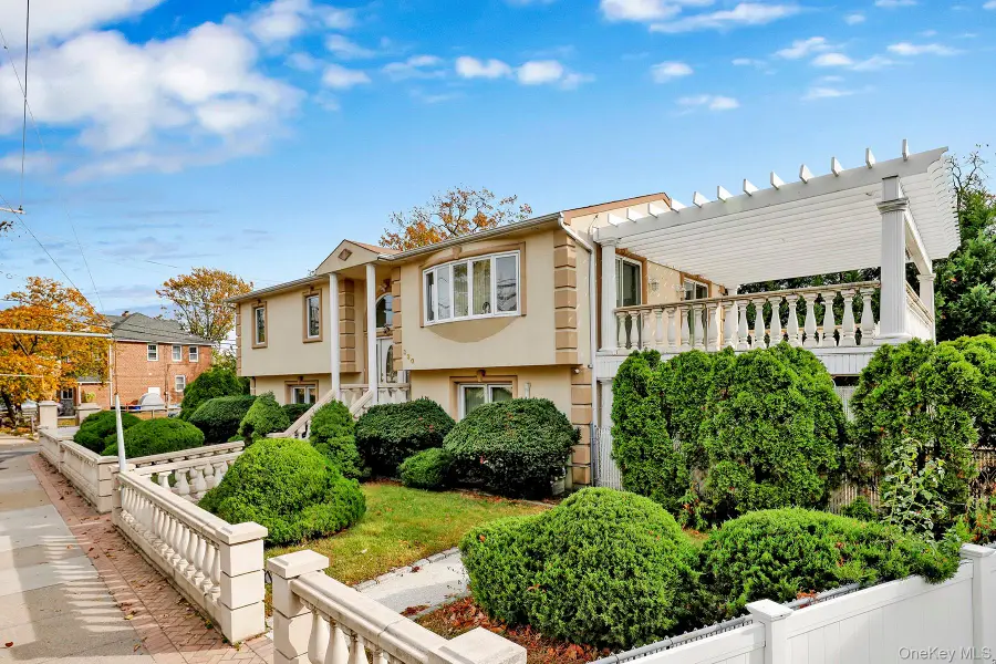 330 Bayville Avenue, Bayville, NY 11709 - Image #2