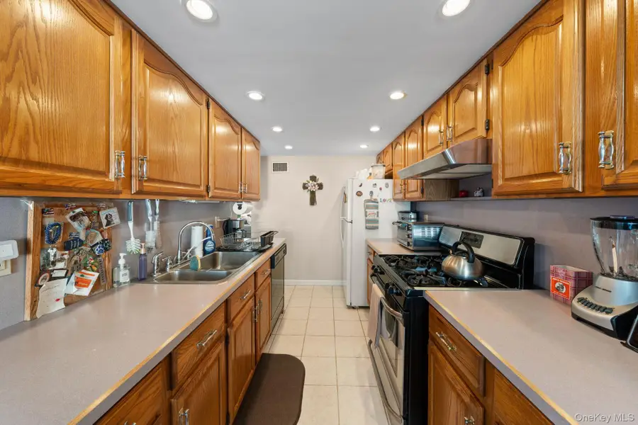 234 Dover Green, Staten Island, NY 10213 - Image #3