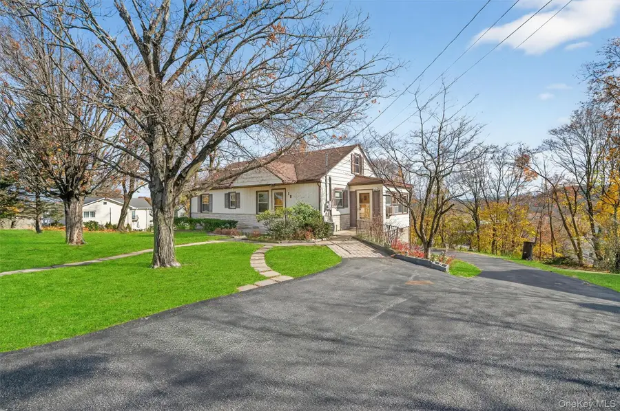 18 Oakland Avenue, Chester, NY 10918 - Image #2
