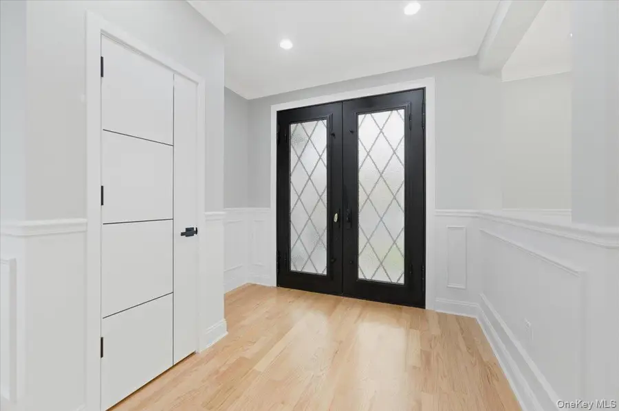 25 Countisbury Avenue, Valley Stream, NY 11580 - Image #3