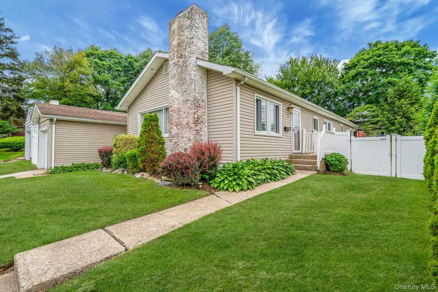 5 Willets Drive, Syosset, NY 11791 - Image #3