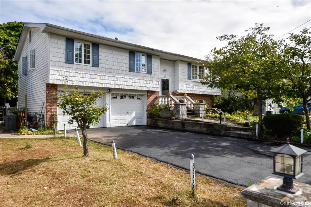 29 Andover Drive, Deer Park, NY 11729 - Image #1