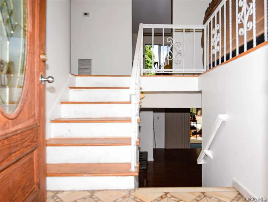 29 Andover Drive, Deer Park, NY 11729 - Image #2