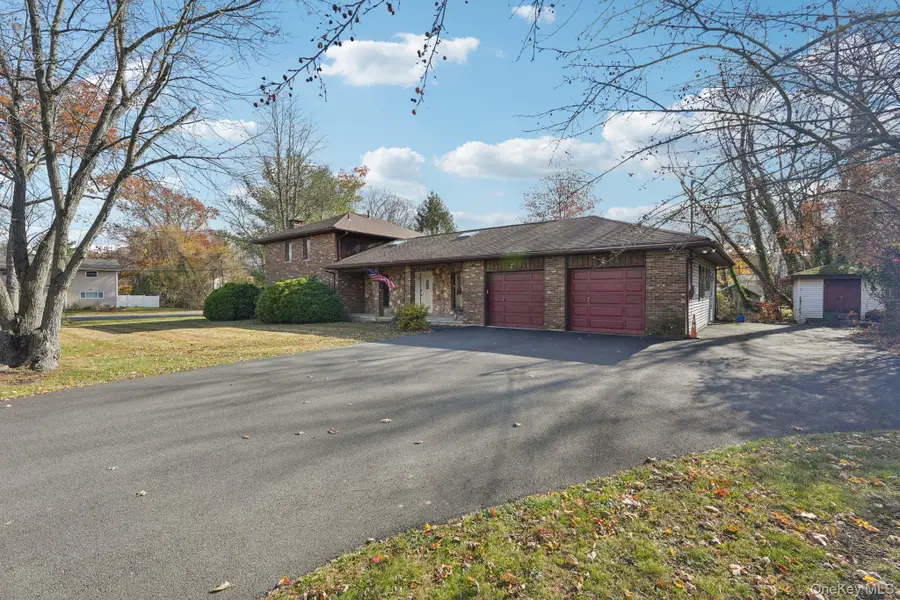 24 Brenda Lane, Bardonia, NY 10954 - Image #2