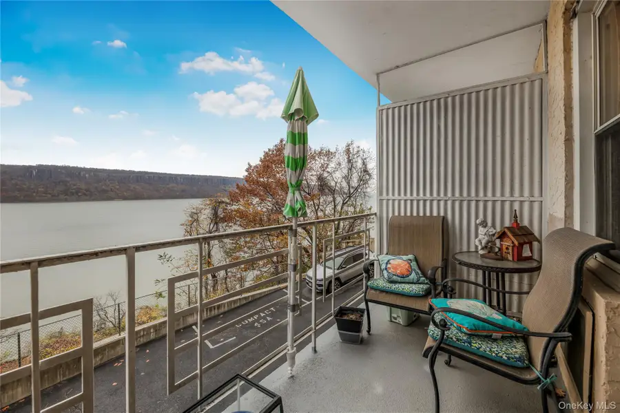 679 Warburton Avenue #1M, Yonkers, NY 10701 - Image #2