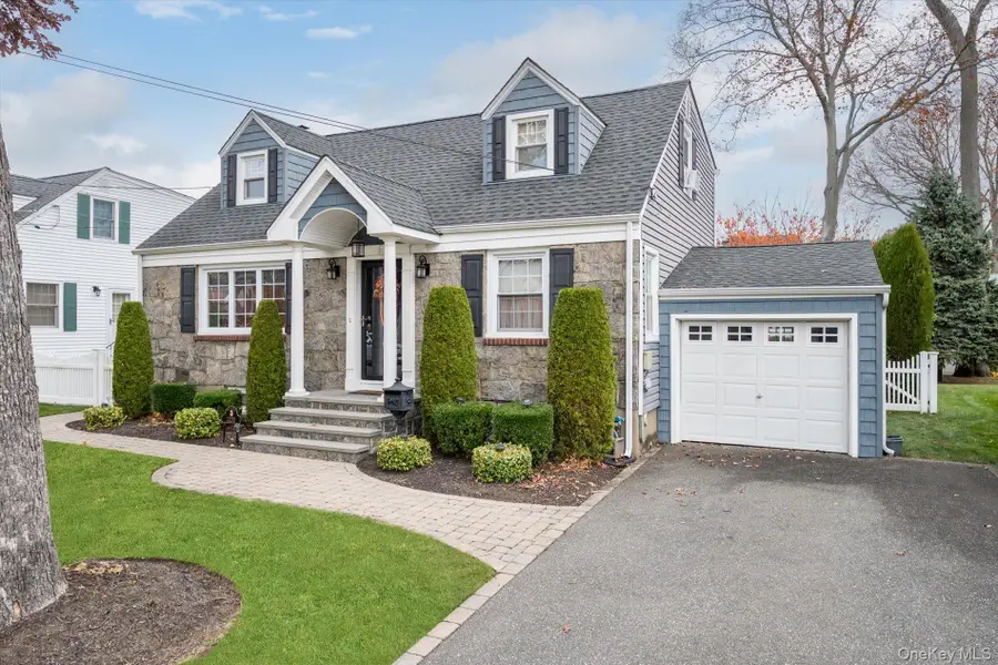 2271 Locust Street, North Merrick, NY 11566 - Image #2