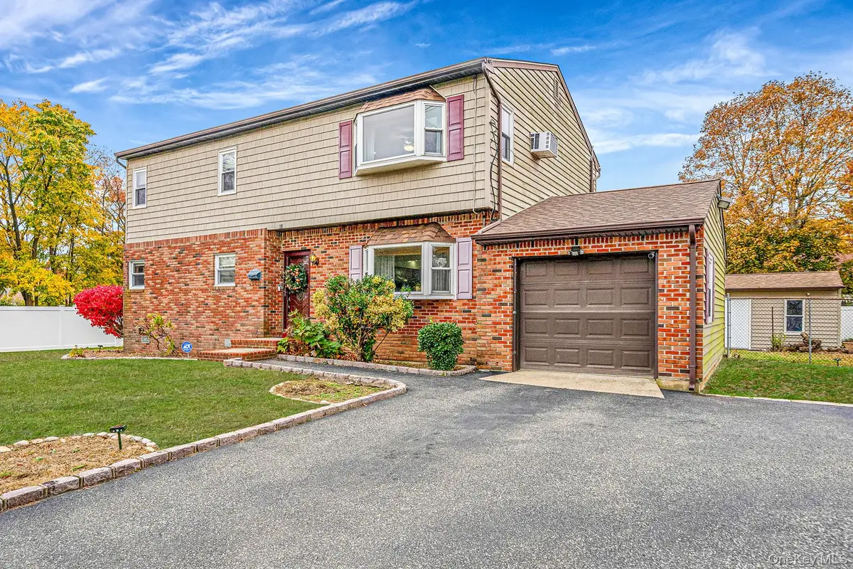 32 Mccue Avenue, Wyandanch, NY 11798 - Image #1