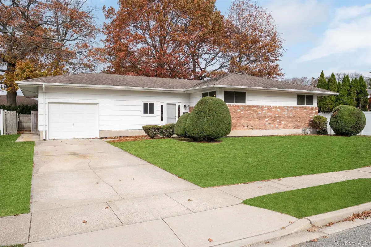 17 Evans Avenue, Farmingdale, NY 11735 - Image #1