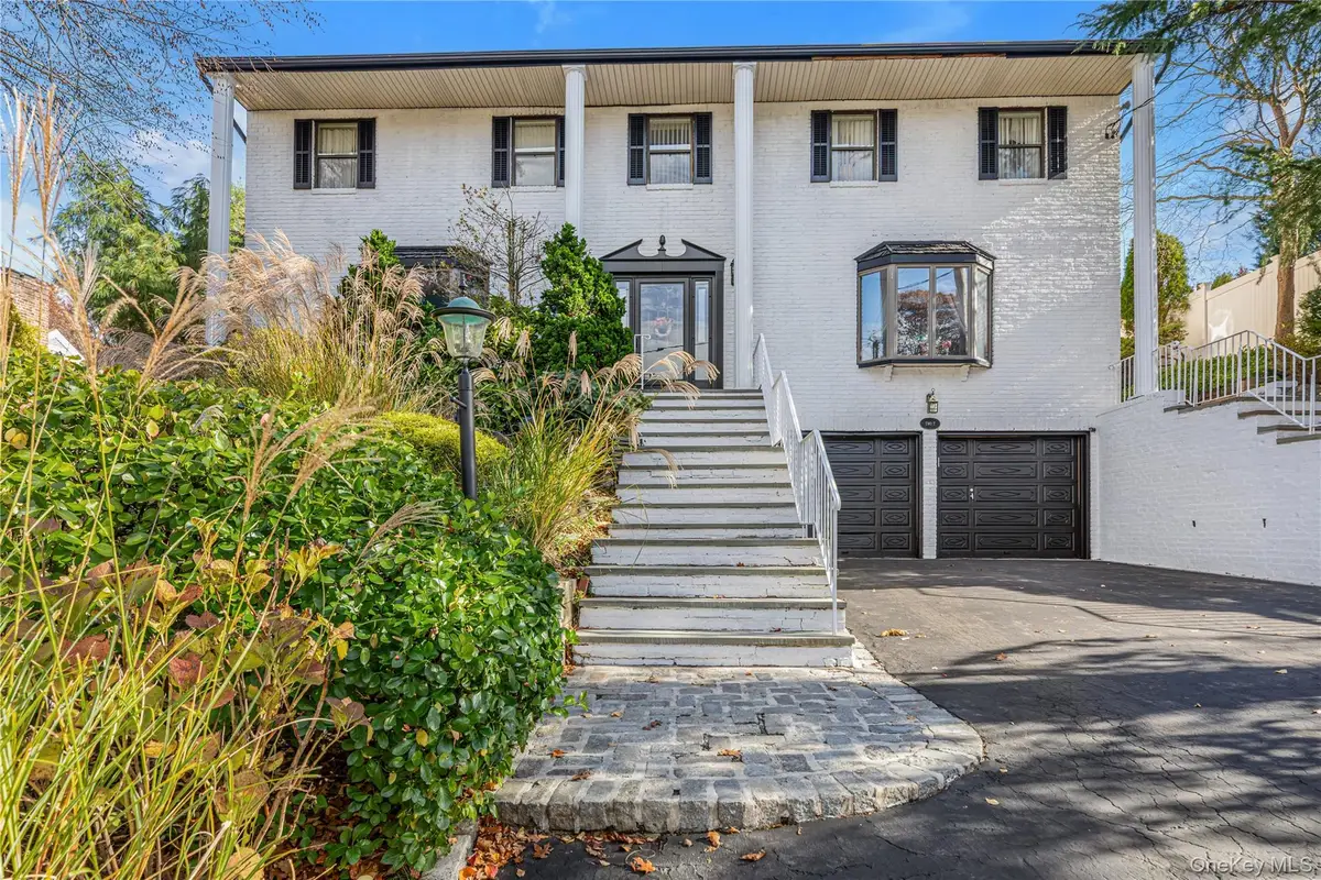 2 Coolidge Avenue #T, Glen Head, NY 11545 - Image #1