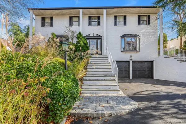 2 Coolidge Avenue #T, Glen Head, NY 11545