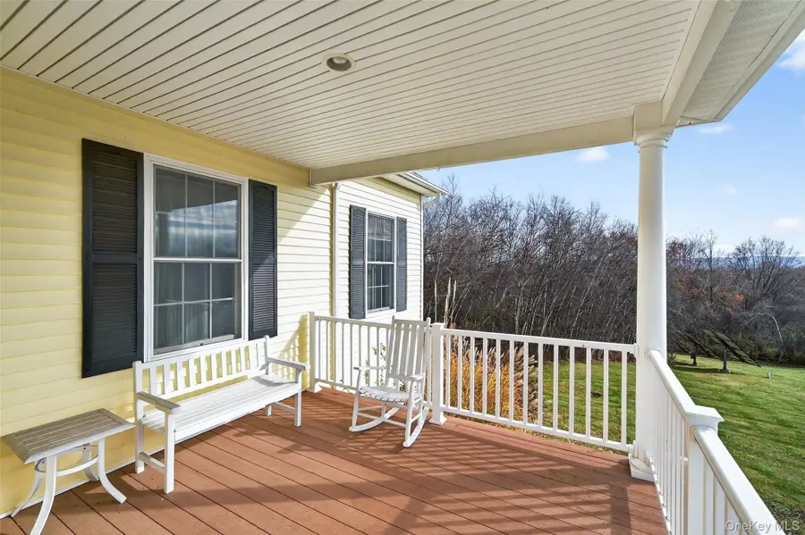 106 Fox Hill Run, Rock Tavern, NY 12575 - Image #2