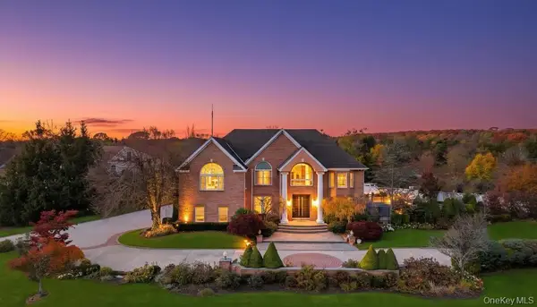 2 Old Bridge Court, Melville, NY 11747