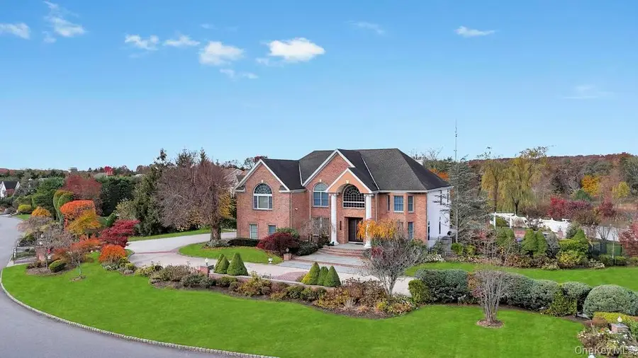 2 Old Bridge Court, Melville, NY 11747 - Image #3