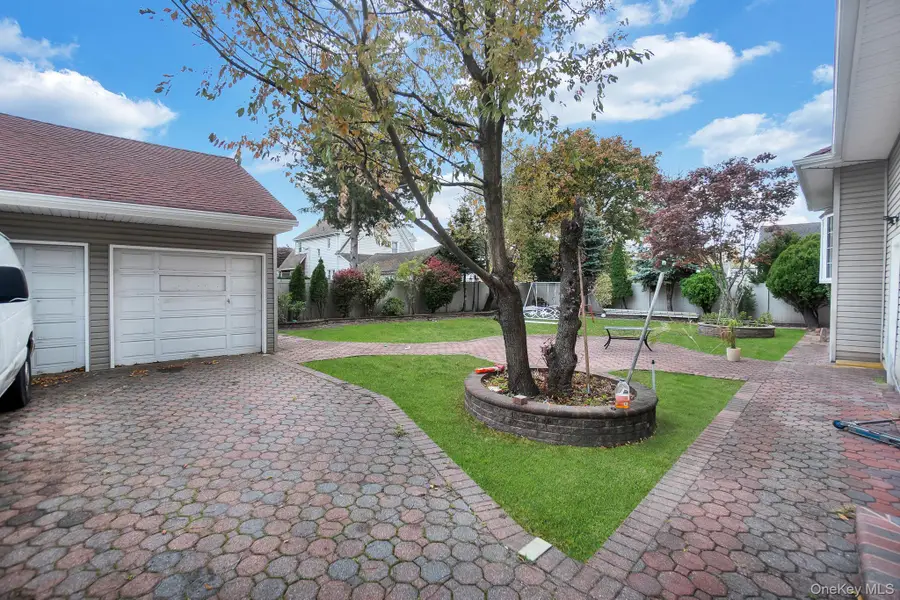 810 Wallace Avenue, Baldwin, NY 11510 - Image #3