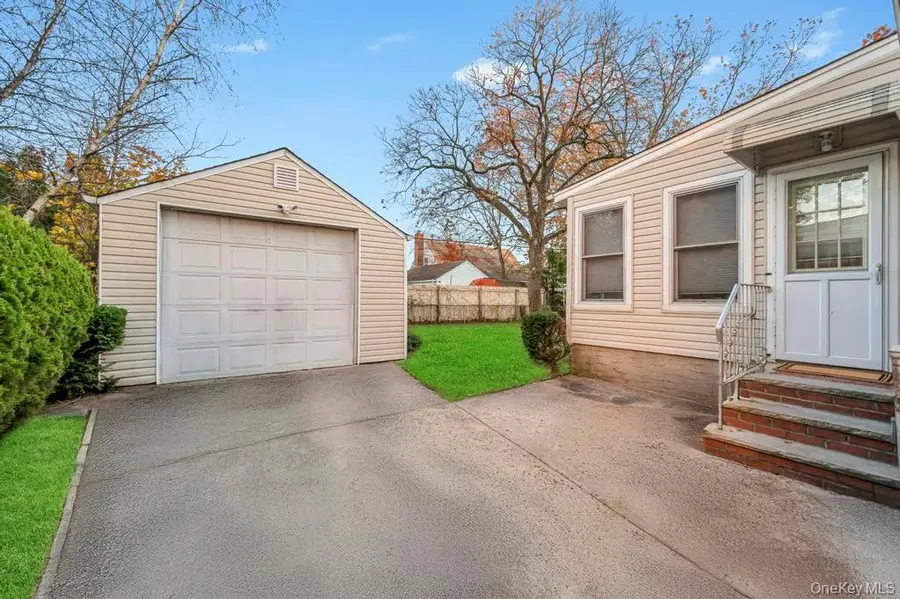 34 Alstead Road, Valley Stream, NY 11580 - Image #2