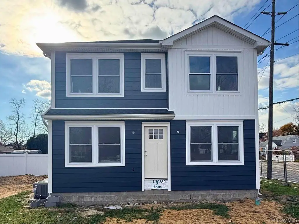 4 Lee Avenue, Bay Shore, NY 11706 - Image #1