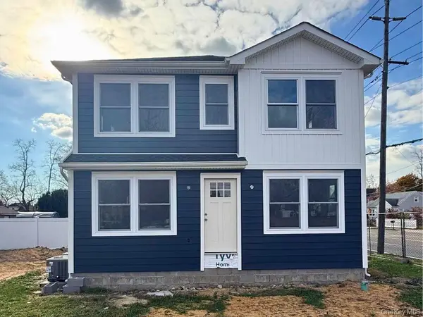 4 Lee Avenue, Bay Shore, NY 11706