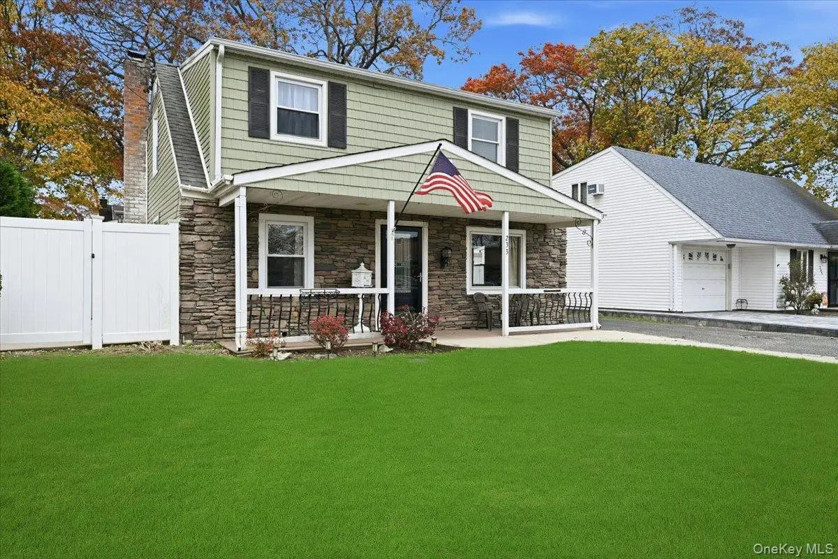233 S Alleghany Avenue, Lindenhurst, NY 11757 - Image #1
