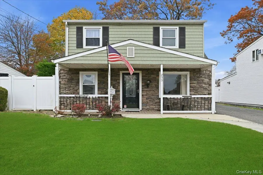 233 S Alleghany Avenue, Lindenhurst, NY 11757 - Image #2