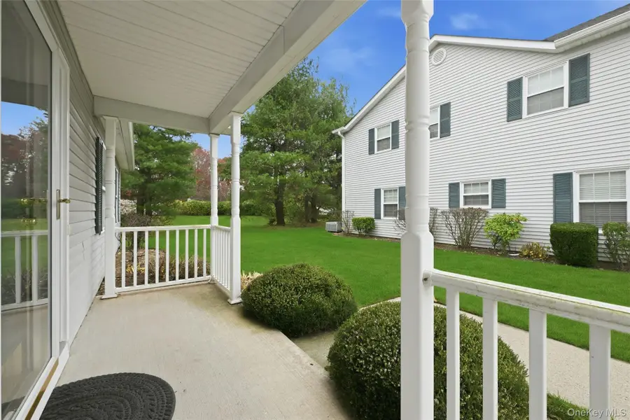 12 Merrimack Road, Hauppauge, NY 11787 - Image #3